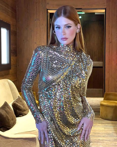 Marina Ruy Barbosa on Instagram: “Golden Girl @burberry ✨ Feliz ano novo! Um ano lindo para todos nós! 🥂” Famous Girls, Golden Girl, Looks Chic, Hot Outfits, Mom Outfits, Night Outfits, Moda Fashion, Paris Fashion Week, Fashion Inspo Outfits