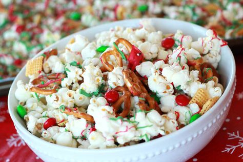 Recipes With Popcorn, Popcorn Snack Mix Recipes, Polar Express Christmas Party, Polar Express Theme, Savory Popcorn, Muppet Christmas, Polar Express Party, Christmas Popcorn, Popcorn Mix