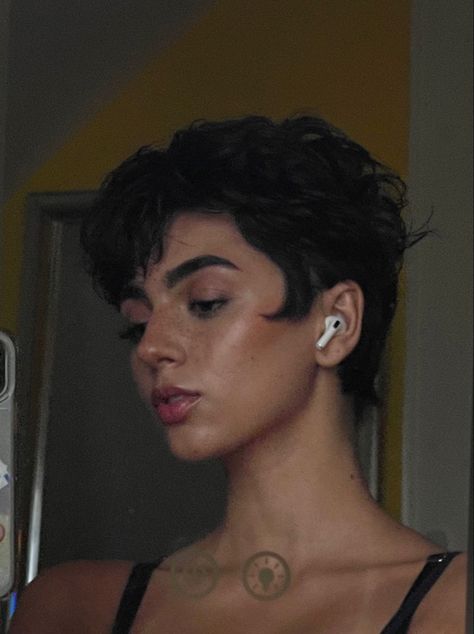 Beautiful Pixie Haircut, Fades On Women, Mexican Pixie Haircut, Mixie Cut Girl, Short Straight Pixie Haircuts, Short Hairstyle Women Round Face Pixie, Short Lesbian Hair, Girls With Pixie Cuts, Pixie Cut On Round Face