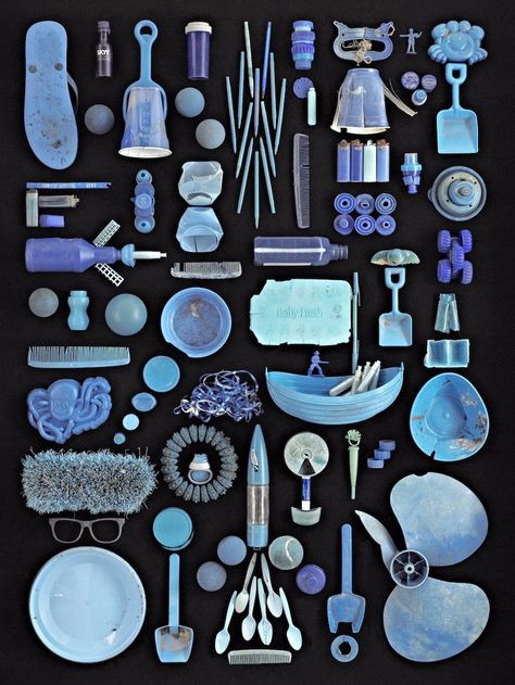 Blue Objects, Diy With Kids, Things Organized Neatly, New York Harbor, Trash Art, Collections Photography, Kunst Inspiration, Production Design, Foto Art