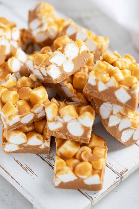 Peanut Butter Marshmallow Squares Recipe, Peanut Marshmallow Squares, Holiday Avalanche Squares, Peanut Butter Squares Marshmallow, Marshmellow Squares Peanut Butter, Pb Marshmallow Squares, Crumble No Bake Marshmallow Peanut Butter Cornflake Cookies, Peanut Butter And Marshmallow Squares, Marshmallow Baking Ideas