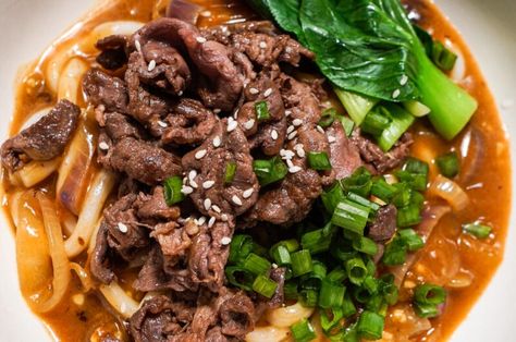 <strong>15-Minute Japanese Curry Beef Udon</strong> Japanese Beef Curry, Beef Udon, Curry Beef, Udon Recipe, Curry Udon, Japanese Beef, Japanese Soup, Japanese Curry, Beef Curry