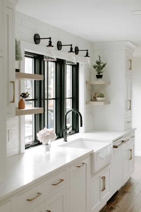 Casa Casuarina, Small Kitchen Solutions, Kitchen Window Decor, Window Over Sink, Kitchen Sink Lighting, Kitchen Sink Window, White Kitchen Sink, Kitchen Sink Design, Sink Ideas