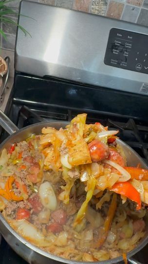 253K views · 37K reactions | Southern Fried Dirty Cabbage 🥬 & it Keto! Okay HEAR ME OUT! This hands down has to be one of my favorite meals to date. I’ m temporarily back Keto so if course I had to bring y’all new recipes.   Recipe is available on our BIGO profile for Free! Hit link in bio, download, app and it’s on our Messy Eats Page. 🤗 | Messy Eats | messyeatsblog · Original audio Southern Fried Dirty Cabbage, Cabbage Recipes Southern, Favorite Meals, Cabbage Recipes, Download App, New Recipes, Link In Bio, My Favorite, Favorite Recipes