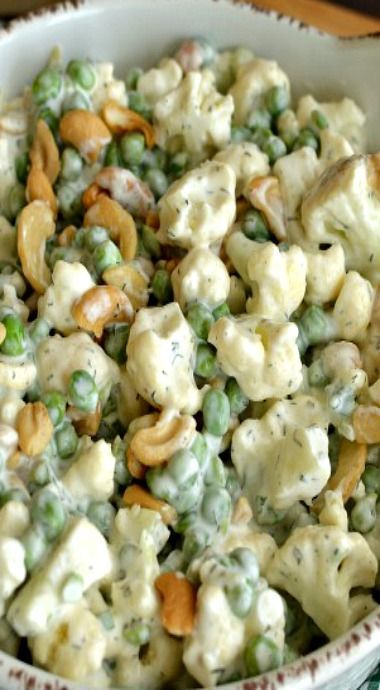 Crunchy Cauliflower, Cashew Salad, Resep Salad, Cauliflower Salad, Pea Salad, Veggie Salad, Salad Bar, Cauliflower Recipes, Fresh Salads