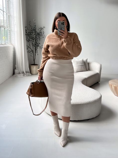 5 FALL AMAZON OUTFITS: http://www.juliamarieb.com/2022/11/02/5-fall-amazon-outfits/ Cute Modest Outfits, Chic Winter Outfits, Winter Fashion Outfits Casual, Stylish Work Attire, Effortlessly Chic Outfits, Looks Street Style, Classy Casual Outfits, Looks Black, Stylish Work Outfits