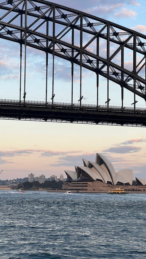 Sydney opera house harbour bridge sunet water city Sydney Harbour Bridge Aesthetic, Study Abroad Australia, Australia Aesthetic, Sydney Australia Travel, Houses By The Beach, City Life Aesthetic, Water City, Gap Year Travel, Australia Trip