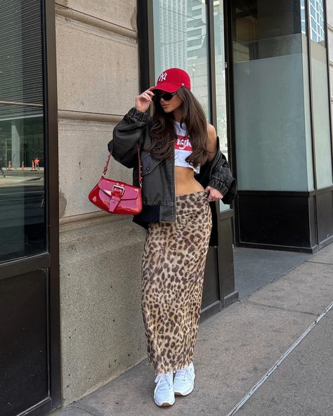 “Cheetah print is trending” …but this is leopard print. Long Leopard Skirt, Leopard Skirt Outfit, Nyc Outfits Summer, Leopard Maxi Skirts, Womens Tulle Skirt, Nyc Outfits, Leopard Print Skirt, Leopard Skirt, Animal Print Skirt