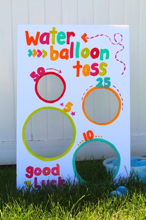 foam core board and some time- make a totally fun water balloon toss! #kids #kidsgame #kidscraft Kid Friendly Backyard, Summer Party Games, Fest Temaer, Backyard Games, Carnival Games, Summer Games, Water Balloons, Kids Party Games, Birthday Party Games