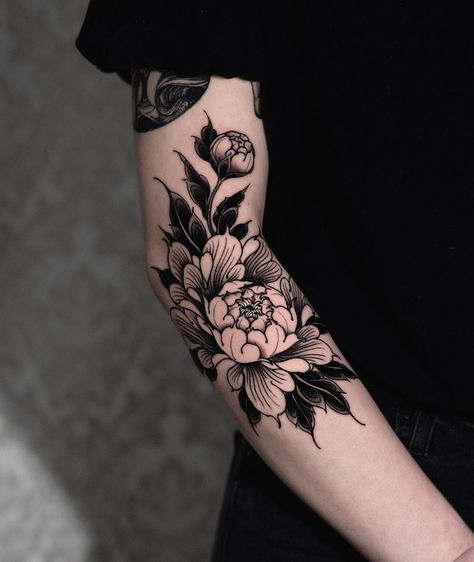 Small Peony | Done at Seoul Ink Tattoo Studio | Oct 29th 2020 | 1469487 Backpiece Tattoo, Chrysanthemum Tattoo, Tato Lengan, Floral Tattoo Sleeve, Geniale Tattoos, Tatuaje A Color, Peonies Tattoo, Tattoo Designs And Meanings, Tattoos Designs