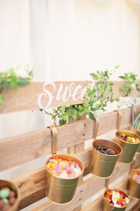 Wedding Sweet Table Wooden Pallet Cotton Candy Photography #wedding #weddingsweets Wedding Sweetie Table Ideas, Sweets Table Wedding Rustic, Diy Wedding Sweet Table, Diy Wedding Candy Bar, Wedding Sweet Station, Lolly Bar Wedding, Sweet And Salty Bar Wedding, Sweet Station Wedding, Sweet Cart Wedding