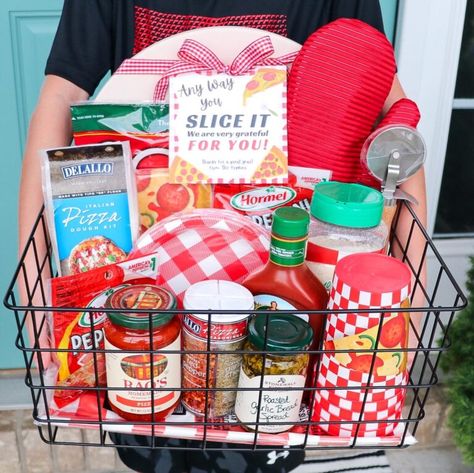 Pizza Gift Basket, Gift Basket For Teacher, Dinner Gift Basket, Make A Gift Basket, Raffle Gift Basket Ideas, Gift Basket Diy, Auction Gift Basket Ideas, Nacho Average Teacher, Fundraiser Baskets