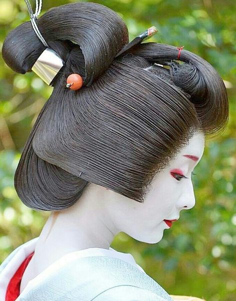 Marvel Cosplay Girls, Geisha Makeup, Geisha Hair, Japanese Traditional Clothing, Geisha Art, Japanese Quilts, Japan Outfit, Marvel Cosplay, Japanese Geisha