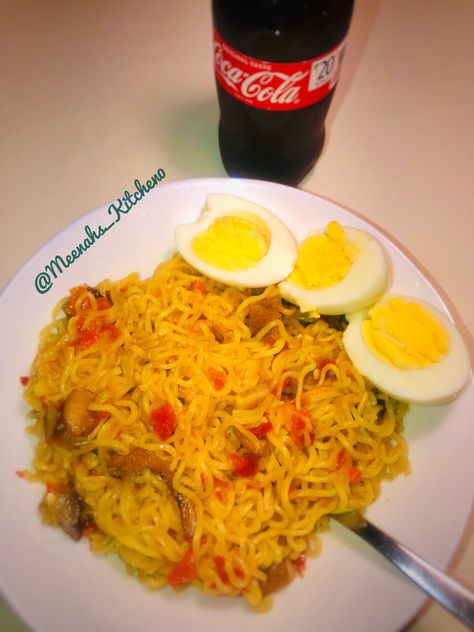 Something simple for lunch// spicy Noddles with boiled eggs🤤 yum yum. IG page: meenahs_kitchen0 Food Yummy, African Food, Boiled Eggs, Yum Yum, Rice