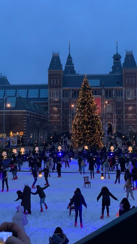 Best Christmas Destinations In The World | Vacation Aesthetic Live In Amsterdam, Christmas In Amsterdam Aesthetic, Amsterdam In Christmas, Amsterdam Aesthetic Christmas, Winter In The Netherlands, Netherlands Aesthetic Winter, Amsterdam At Christmas, Amsterdam Christmas Market, Amsterdam Christmas Aesthetic