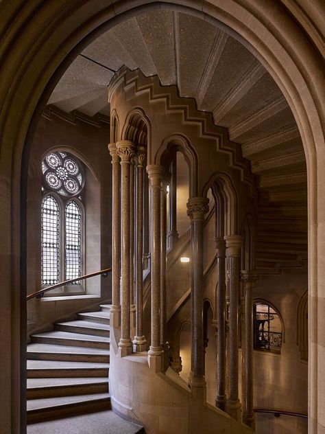 Manchester Town Hall, Victorian Library, Castle Aesthetic, Castles Interior, Hogwarts Aesthetic, Castle Designs, Gothic Architecture, Staircase Design, Town Hall