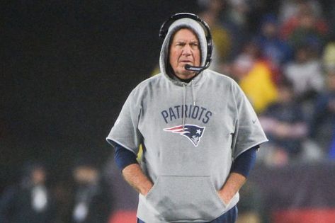 Bill Belichick Earns Career Milestone With 300th Win Drew Bledsoe, Desean Jackson, Bill Belichick, John Elway, Dangerous Games, Defensive Back, Julian Edelman, Nfl History, Football Baby