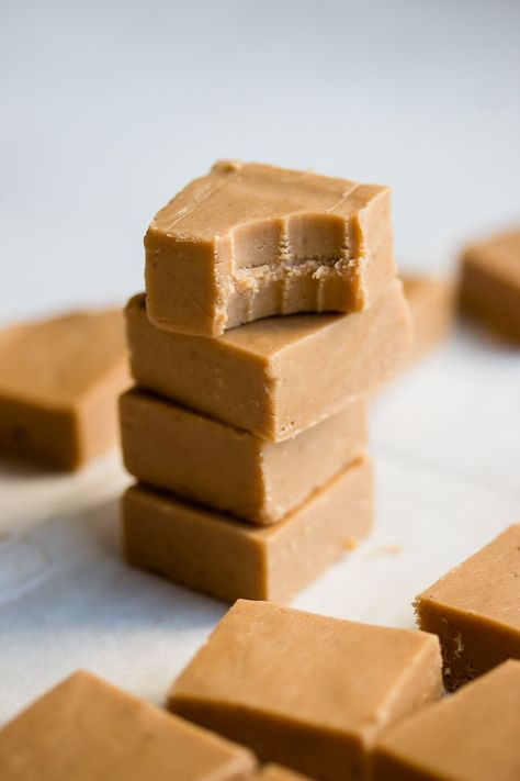 Creamy Caramel Fudge (Tastes Amazing!) - Pretty. Simple. Sweet. Lavender Dessert, White Chocolate Fudge, Bakery Style Muffins, Homemade Scones, How To Make Caramel, Caramel Fudge, Creamy Caramel, Small Desserts, Food Stands