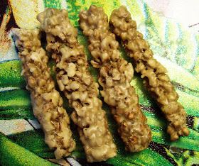 Mullein Candle Diy, Mullein Candle, Mullein Plant, Torches Diy, Survival Skills Emergency Preparedness, Witch Crafts, Northern Ontario, Folk Magic, Witch Spirituality