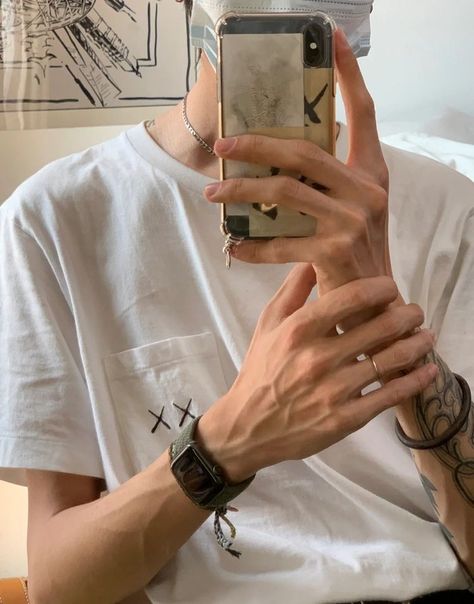 Hot Male Hands, Nice Hands, Veiny Arms, Hand Veins, Gentleman Aesthetic, Hot Hands, Hand Palm, Hand Photography, Hand Drawing Reference