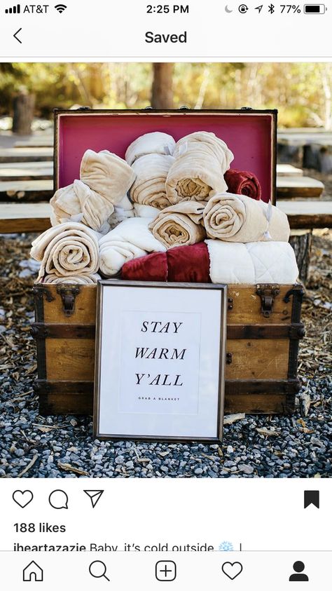 October Wedding Favors, Modern Mountain Wedding, Blankets Wedding, Fall Mountain Wedding, Wedding Ides, Rustic Mountain Wedding, Wedding In Colorado, Chelsea Wedding, Wedding Themes Fall