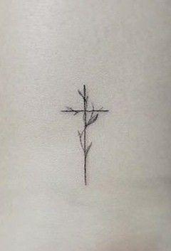 Branches Cross Tattoo  - placement on my spine Cross Tattoo Placement, Cross Shoulder Tattoos, Mandala Tattoo Shoulder, Cabelo Ombre Hair, Small Cross Tattoos, Front Shoulder Tattoos, Tattoo Mermaid, Mermaid Ideas, Verse Tattoos