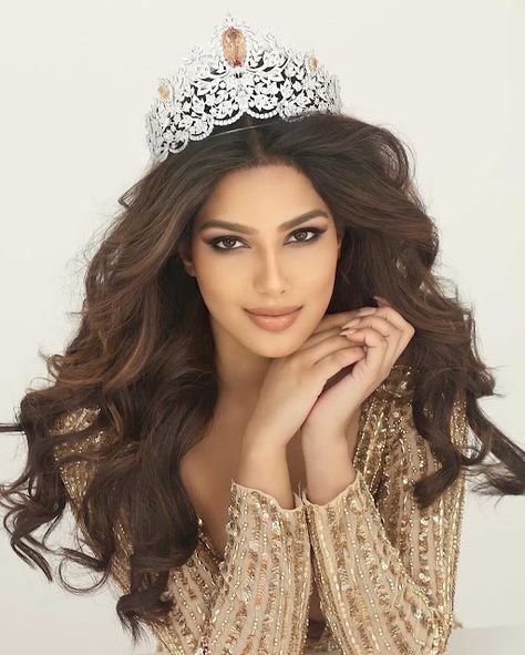 Pageant Photoshoot Ideas Headshot Poses, Miss Universe Hairstyles, Miss Photoshoot, Head Shots Poses Models, Harnaz Sandhu, Pageant Photoshoot Ideas, Pageant Poses, Matric Ball Dresses, Pageant Pictures