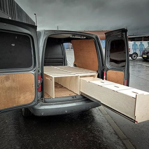 L Shaped Seating, Campervan Furniture, Hiace Camper, Caddy Camper, Caddy Van, Campervan Bed, Van Bed, Vw Ideas, Transit Camper