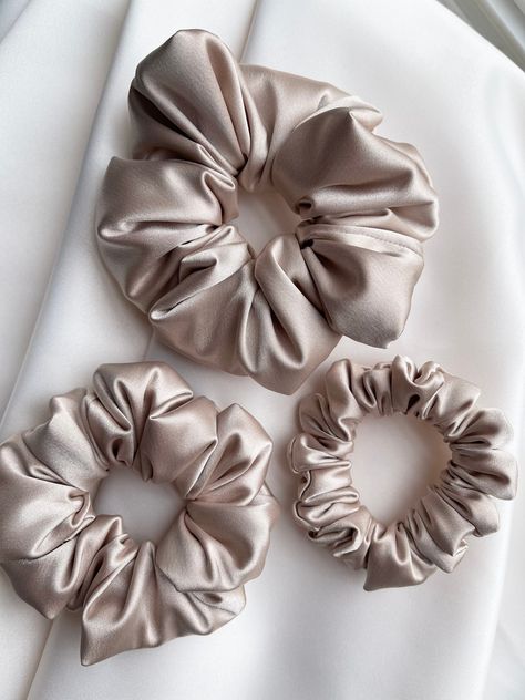 Big Scrunchies Diy, Satin Bonnet Natural Hair, Unique Scrunchies, Big Scrunchies, Small Scrunchies, Diy Hair Scrunchies, Bridesmaid Satin, Bridesmaid Favors, Handmade Scrunchie