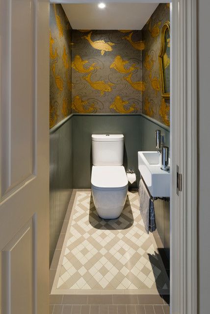 traditional cloakroom with gold fish wallpaper at battersea house Understairs Toilet, Klein Toilet, Cloakroom Toilet, Small Downstairs Toilet, Bathroom Under Stairs, Downstairs Cloakroom, Bilik Air, Toilet Room Decor, Small Toilet Room