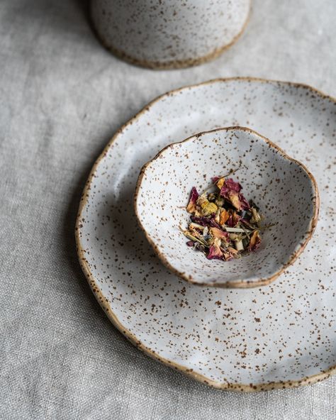 A sweet stack of Speckled Oat pinch bowls ~ the perfect size for seasonings or condiments. Boho Dinnerware, Textured Bowls, Pottery Display, Pinch Bowls, Speckled Clay, Clay Hand, Ceramic Dinnerware, Pottery Crafts, Boho Kitchen