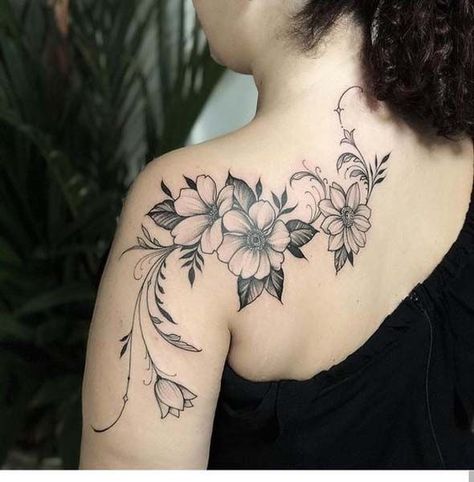 Back Of Shoulder Tattoos For Women, Shoulder Piece Tattoo, Women's Shoulder Tattoo, Classy Tattoos For Women, Front Shoulder Tattoos, Cool Shoulder Tattoos, Floral Tattoo Shoulder, Shoulder Blade Tattoo, Bauch Tattoos