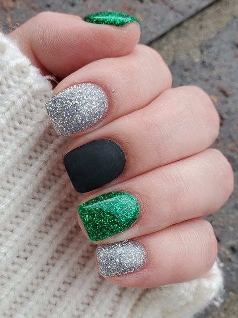 Green Glitter Dip Powder Nails, Green Silver Black Nails, Black Silver Green Nails, Black And Green Sparkle Nails, Green White And Black Nails, Green Dip Nails Ideas, Green Glitter Nails Short, Black Nails With Green Glitter, Black And Green Nails Short