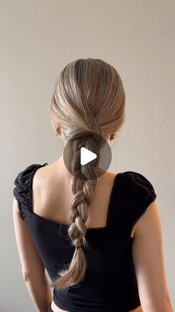 Michelle | Romanticizing life through hair on Instagram: "A tip to elevate your basic three strand braid. 🩷

Stud earrings @leletny 

#braidslover #hairhowto #hairhack #easyhairstyles #hairtrends #hairinspo #hairfashion" Braids On Yourself, Three Strand Braid, Basic Braids, Strand Braid, Romanticizing Life, March 7, Hair Hacks, Hair Trends, Hair Inspo