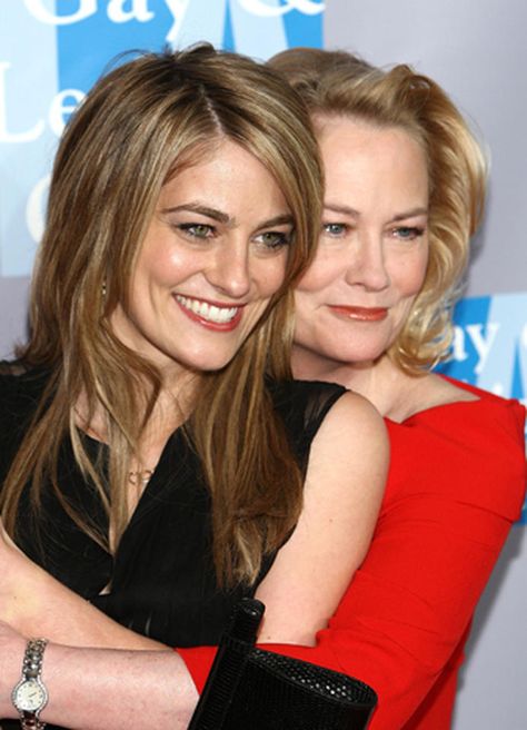 Famous mothers and their famous children Cybil Shepherd, Famous Families, Celebrity Children, Cybill Shepherd, Children Pictures, Famous Moms, Famous Pictures, Mom Pictures, Celebrity Families