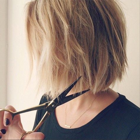 The #ClearTheShoulders Movement | Keira Lennox Lauren Conrad Short Hair, Lauren Conrad Hair, Edgy Bob, Celebrity Haircuts, Eliza Taylor, Cut Her Hair, Great Hair, Hair Dos, Looks Style