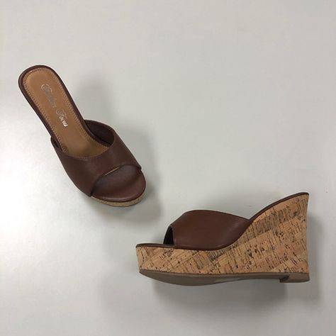 Brand New Pair Of Wedge Sandals From Fashion Focus With 3.75” Heel And 1" Platform 2010 Shoes, Wedge Sandals Outfit, Platform Sandals Outfit, Summer Wedge Sandals, Brown Platform Sandals, Sam Edelman Sandals, Wedges Heels, Sandals Outfit, Wedges Sandals