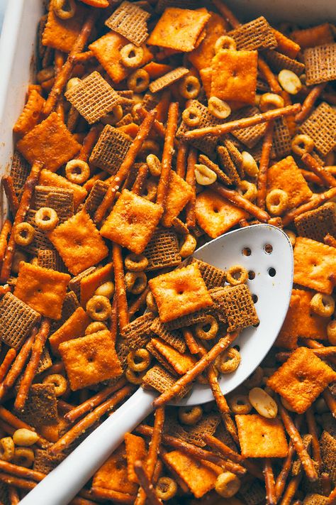 Chex Mix Recipes Christmas, Evergreen Kitchen, Trail Mix Recipes, Vegan Worcestershire Sauce, Easy Homemade Gifts, Elegant Appetizers, Chex Mix Recipes, Roasted Chestnuts, Recipes Christmas