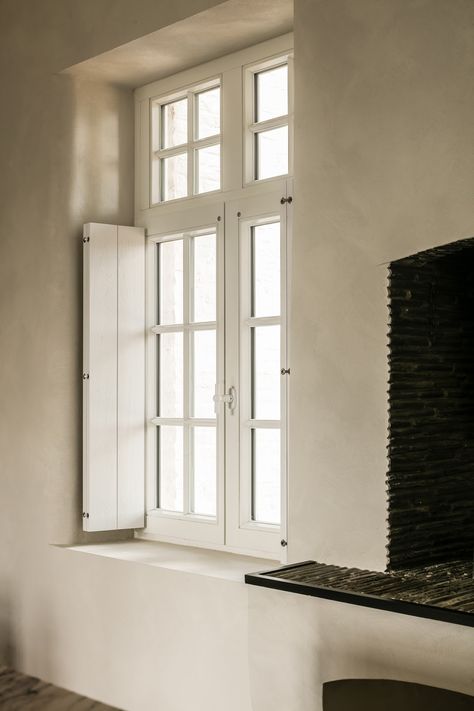 Leibal — Light Play Wooden Shutters Interior, Shutters Interior, Minimal Windows, Interior Window Shutters, Wooden Shutters, Interior Design Work, Apartment Life, Minimal Home, Window Shutters