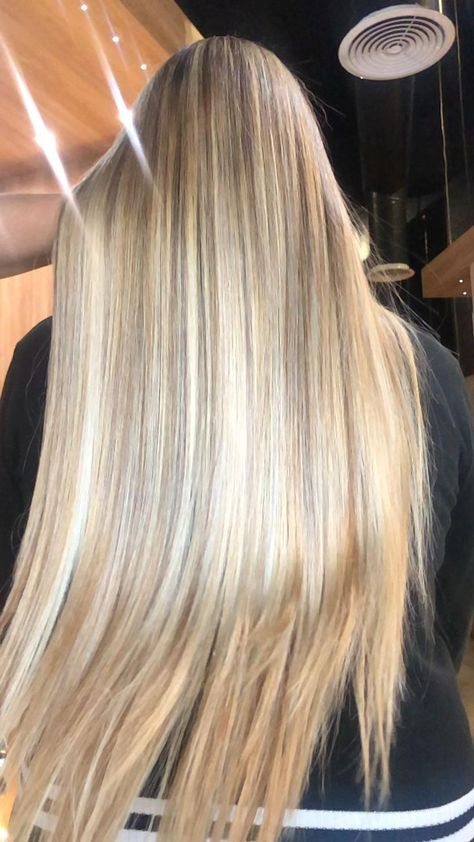 Butter Blonde Hair, Hair Down Styles, Balayage Long Hair, Pretty Blonde Hair, Blonde Layered Hair, Summer Blonde Hair, Beautiful Blonde Hair, Rapunzel Hair, Long Hair Video