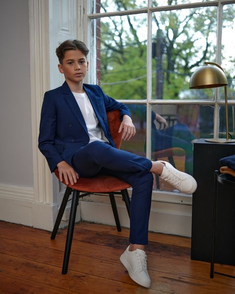 Boys Suit Outfit Ideas, Outfit Navidad, Boys Formal, The Morgan, Navy Suit, Boys Fashion, July 28, Teen Boy