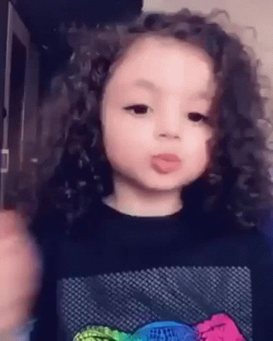 Baby Kiss Gif, Blow Kiss, Kiss Cute, Baby Dance, Baby Kiss, Baby Images, Cute Funny Babies, Cute Love Images, Cute Cat Gif