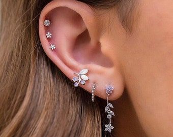 Helix Piercings, Cool Ear Piercings, Pretty Ear Piercings, Cute Stud Earrings, Cute Ear Piercings, Multiple Ear Piercings, Double Helix, Gold Earrings For Women, Butterfly Earrings Stud