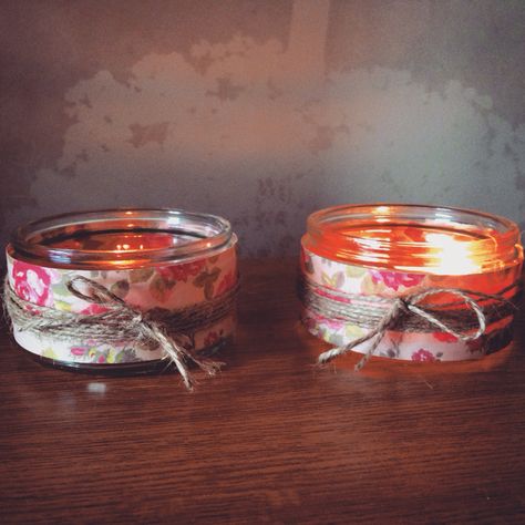 Gü cheesecake ramekins are now pretty tea light holders! :) Candle Centerpieces Elegant, Shabby Chic Jars, Decorating Candle Jars, Disney Cruise Door Decorations, Mums Wedding, Reuse Ideas, Candles Wedding, Christmas Crafts To Sell, Youth Club