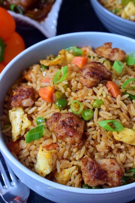 Chicken Fried Rice Bowl, Bulgur Fried Rice, Chicken Fry Rice, Indian Chicken Fried Rice, Ground Chicken Recipes Easy, Fried Rice And Chicken, Curry Fried Rice, Lunch Bowls, Burmese Food