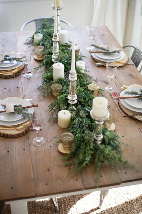 A beautiful farmhouse Christmas tablescape with rustic elements, mixed metals, and natural greenery. Perfect for a hosting a holiday dinner! | @Cost Plus World Market and #ad | Christmas Tablescapes | Holiday Tablescapes | Decorating for Christmas | Dining Room Holiday Decor | Holiday Home Decor Ideas | Tips for Decorating for the Holidays || Lauren McBride Winter Farmhouse, Christmas Party Table, Trendy Farmhouse, Christmas Dining Table, Deco Table Noel, Christmas Dining Room, Christmas Tablescape, Christmas Lunch, Holiday Tablescapes