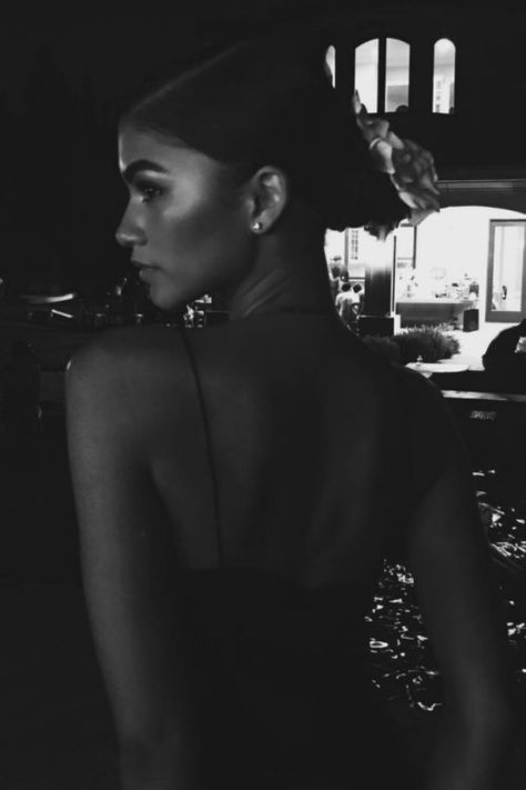 Estilo Zendaya, Zendaya Style, Shotting Photo, Zendaya Coleman, Black And White Aesthetic, Black N White, White Photo, White Aesthetic, Looks Style