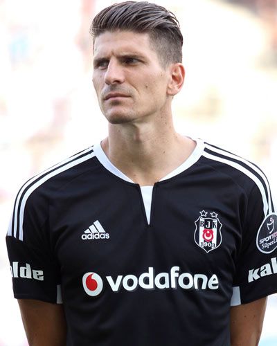 Mario Gomez Men Hair Styles, Mario Gomez, My Sisters Keeper, Face C, Jodi Picoult, Football Tips, Male Faces, Haircut Men, Sports Celebrities