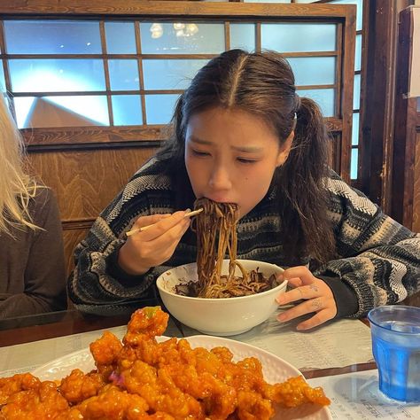 ᄒ��ᅢ나 on Instagram: “pro tip: eat ur sister if ur 간짜장 doesn't come out in time” Mouth Eating, Hannah Kim, Money Power Glory, Printable Label Templates, Instagram Pro, Pro Tip, Human Poses Reference, People Eating, Human Poses