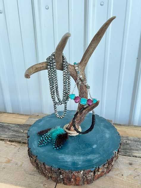 The antler used for this jewelry came from a 5 year old buck. It appears he was a fighter based on the broken tip and rounded brown tine. He was harvested in 2018 in Briggs, TX. Antler Decor Diy Projects, Antler Decor Diy, Diy Deer Antlers Decor, Antlers Decor Diy, Deer Antler Decor Ideas, Deer Antler Crafts Diy, Antler Crafts Diy, Deer Antler Jewelry Holder, Diy Deer Antlers